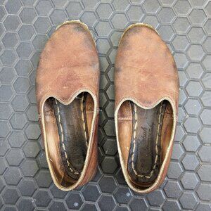 Women's Sabah's size 6.5